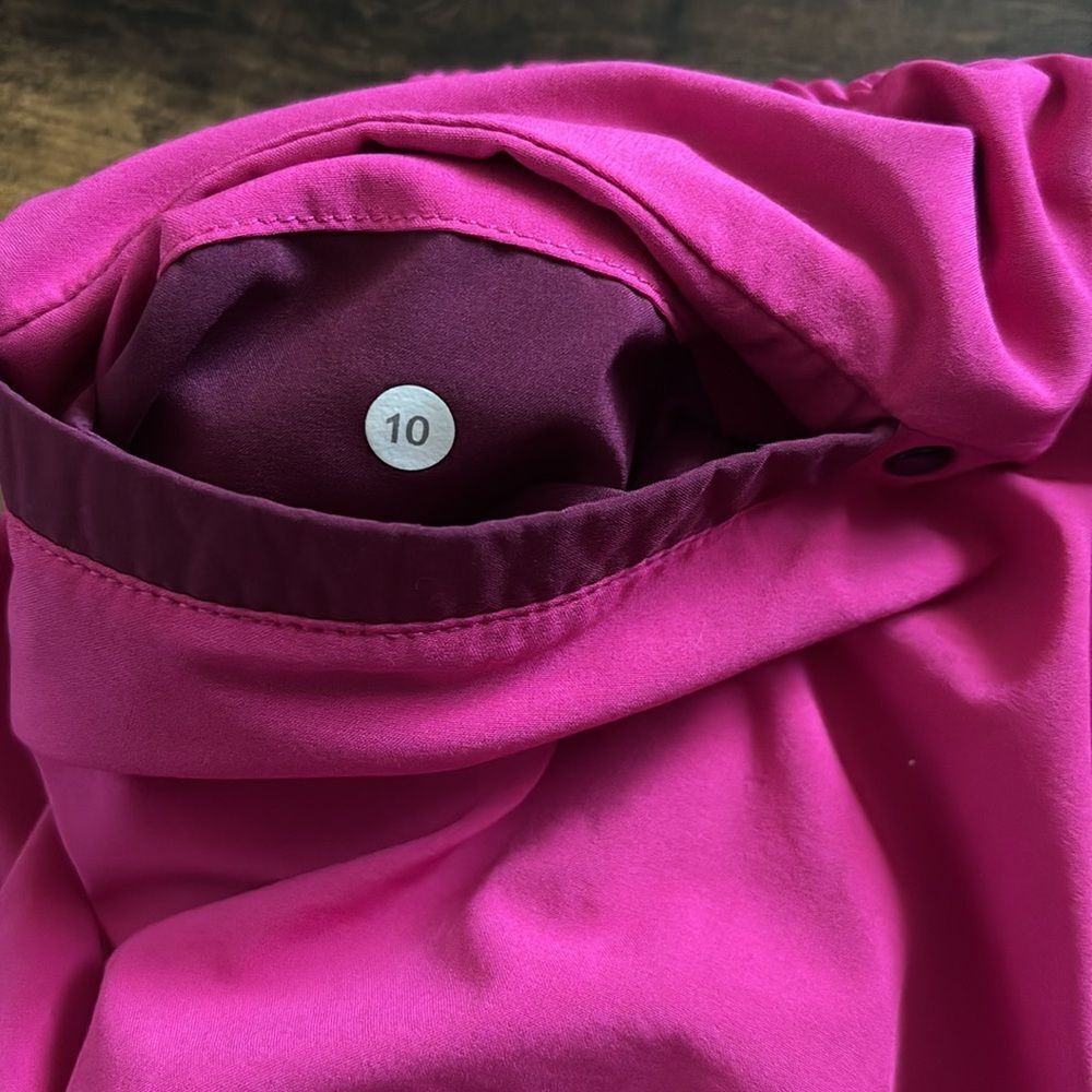 Lululemon Spring Break Away Short *4-way Stretch 3"
Jewelled Magenta Size 10 - Picture 9 of 9